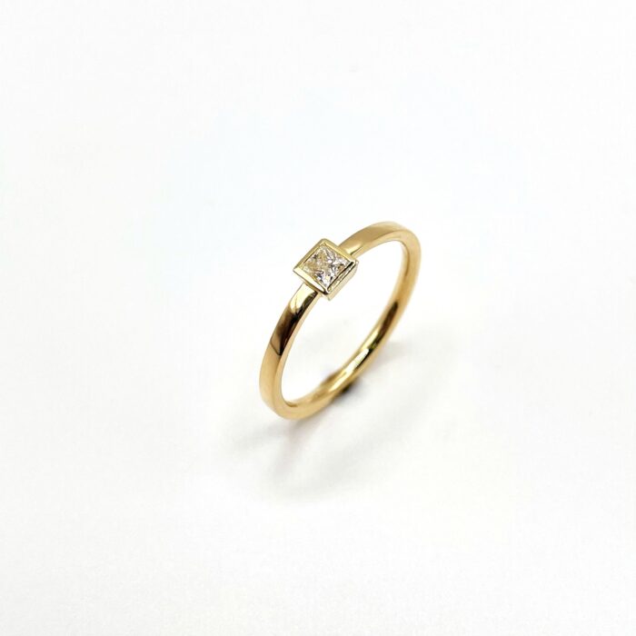 ATELIER WAGNER GELBGOLDRING MIT PRINCESS (RECYCLED) - R-DIA-PRINC-RECY-0,1-56-G7