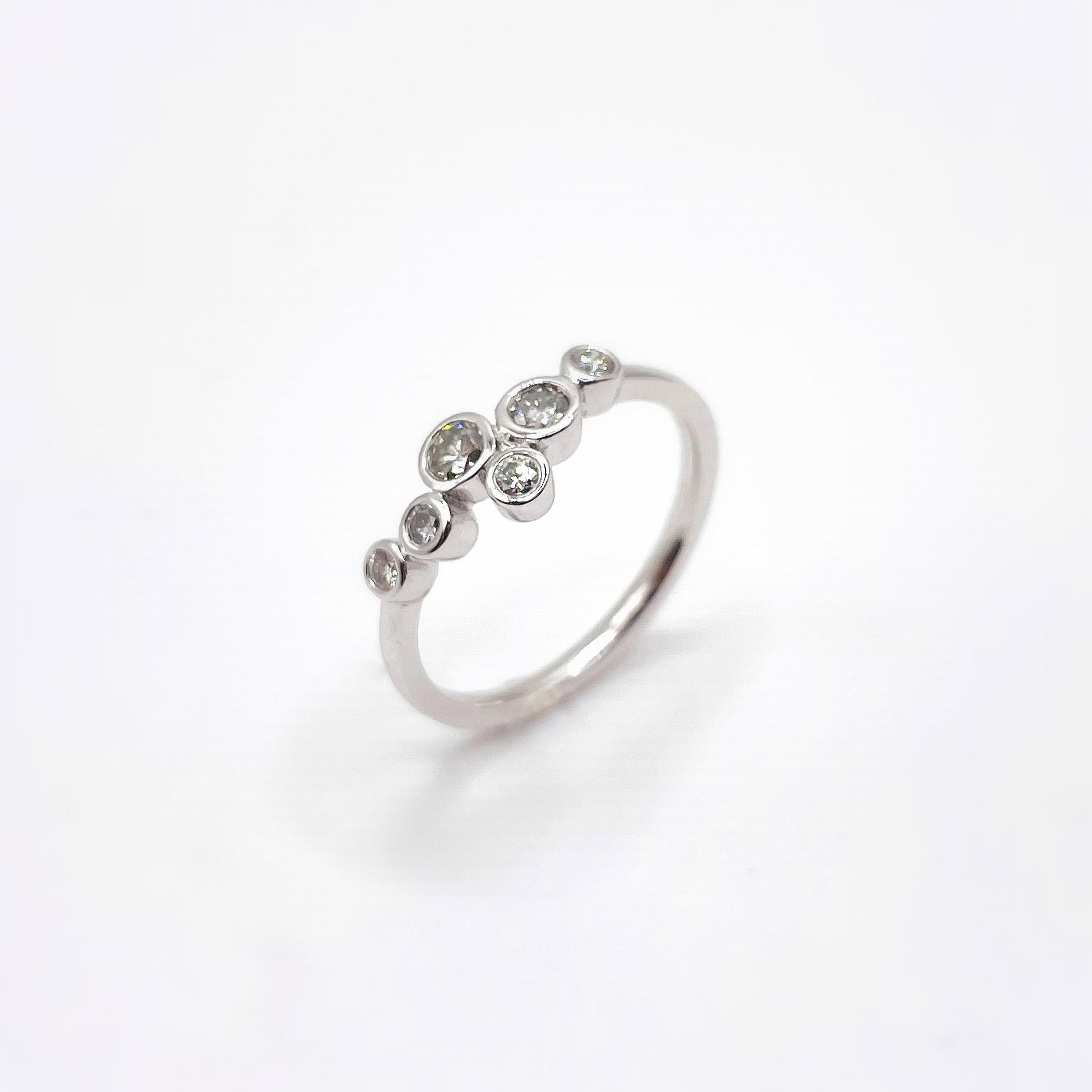 ATELIER WAGNER WEIßGOLDRING MIT 6 BRILLANTEN (RECYC) - R-6BRILL-DIVERS-W7