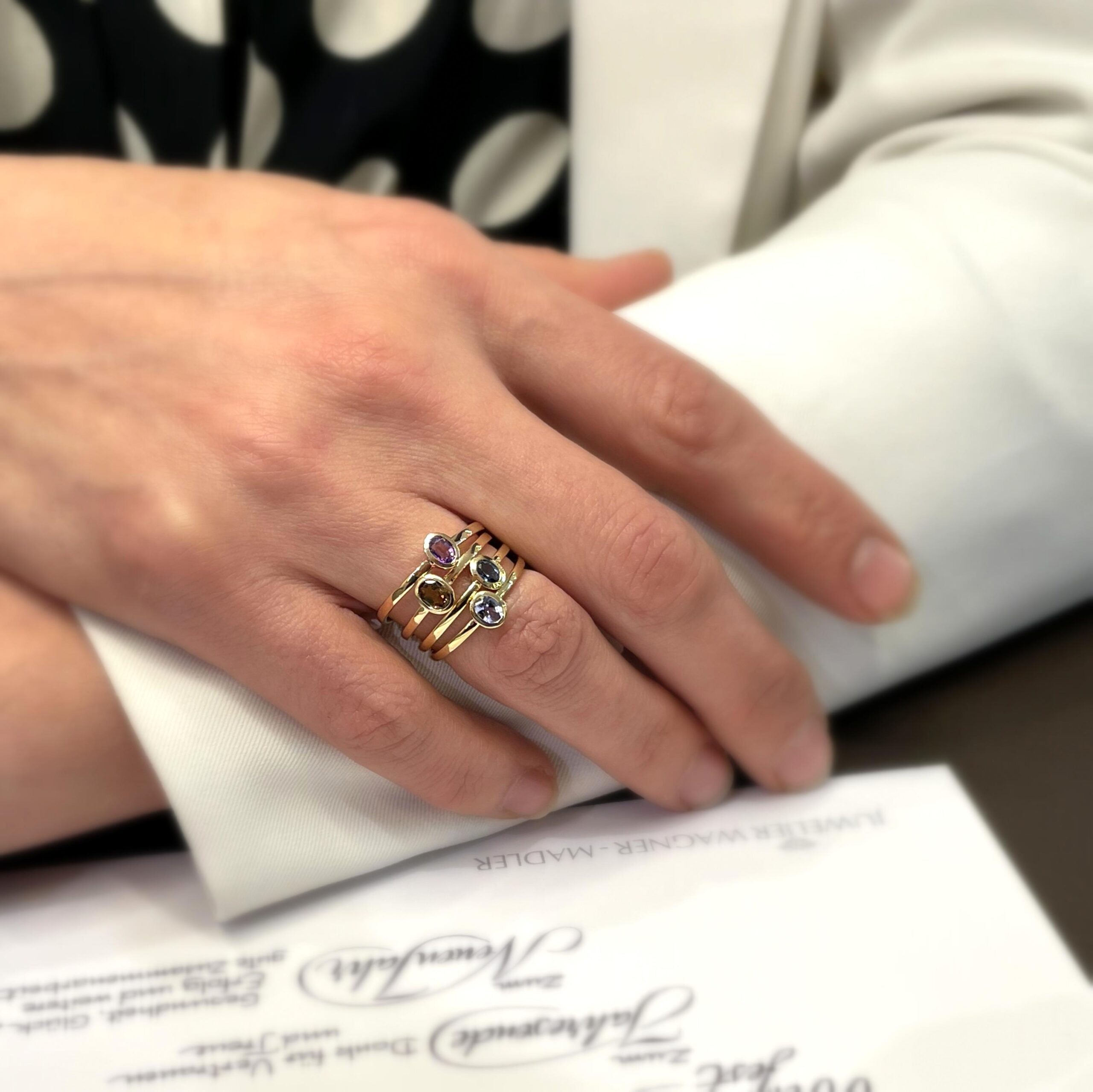 ATELIER WAGNER GELBGOLDRING MIT ROSA TURMALIN - R-TURMROSA-OVAL-58-G7