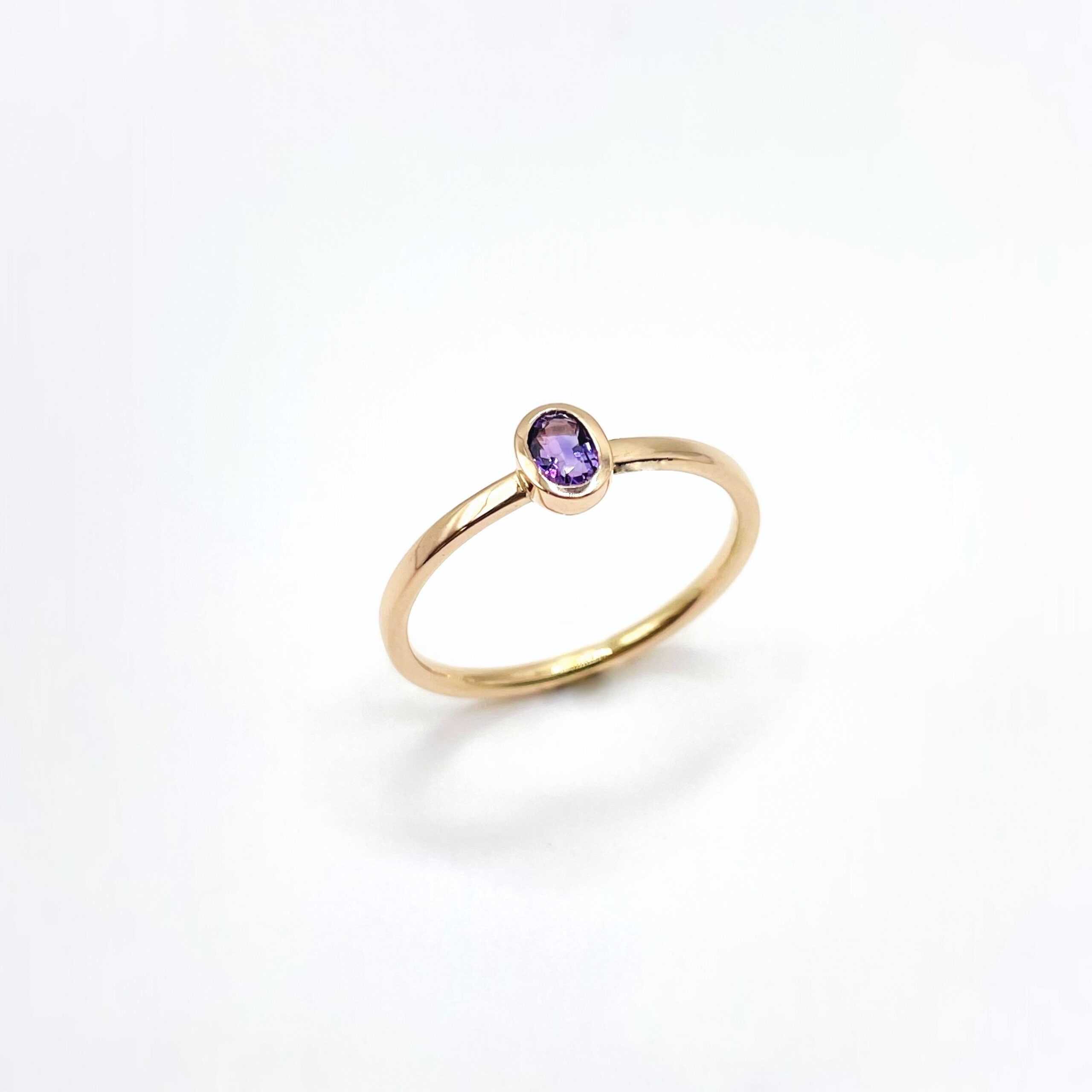 ATELIER WAGNER ROSEGOLDRING MIT OVALEM AMETHYST - R-AMET-OVAL-57-R7