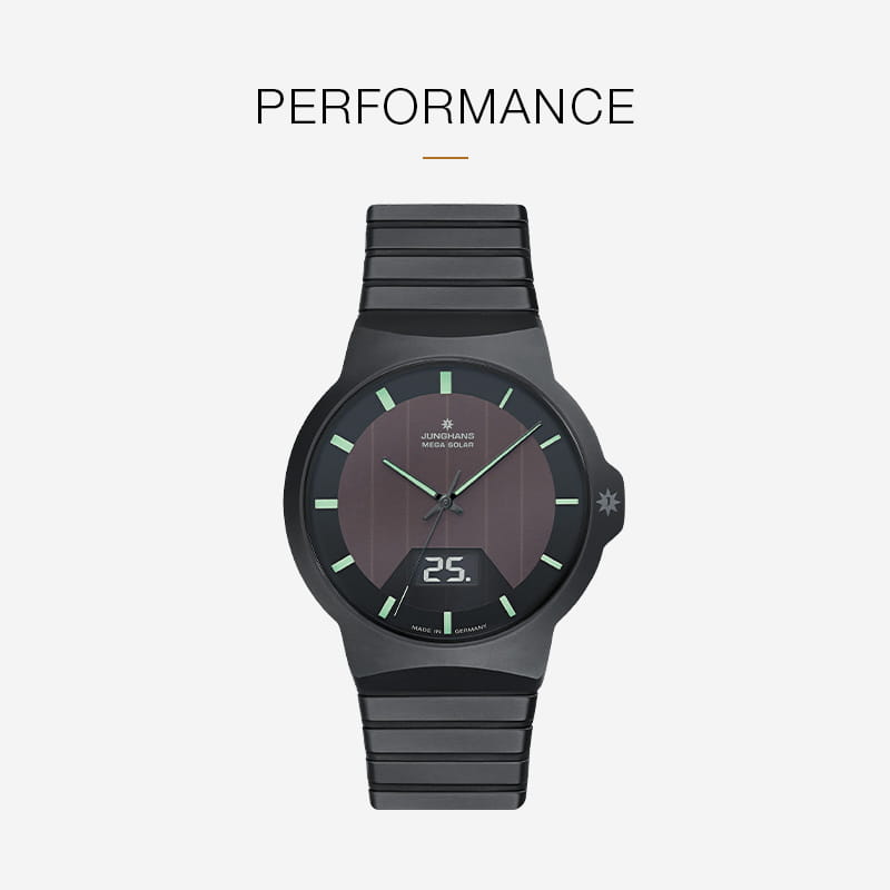 Eine schwarze Junghans-Armbanduhr mit rundem Zifferblatt, hellgrünen Stundenmarkierungen und einer Digitalanzeige, die "25" anzeigt. Über der Uhr steht das Wort "PERFORMANCE" auf einem schlichten hellen Hintergrund.