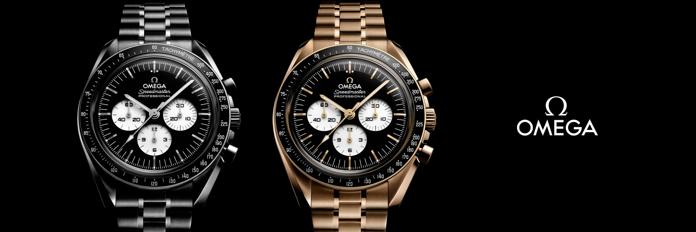 OMEGA © 2026 Zwei OMEGA Speedmaster Armbanduhren, eine in silberfarbenem Edelstahl und eine in Gold, sind nebeneinander auf einem schwarzen Hintergrund abgebildet. Das OMEGA-Logo und der Name erscheinen auf der rechten Seite. Beide Uhren haben ein schwarzes Zifferblatt mit weißen Ziffernblättern.